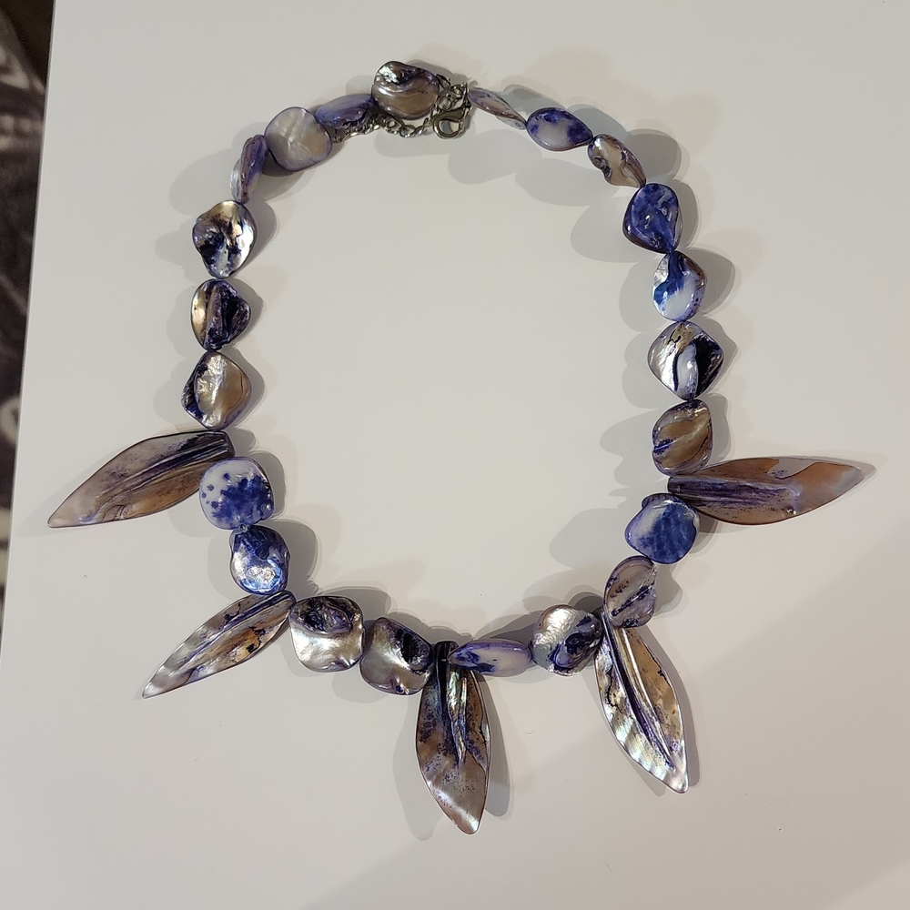 Elegant Purple-toned Shell Necklace